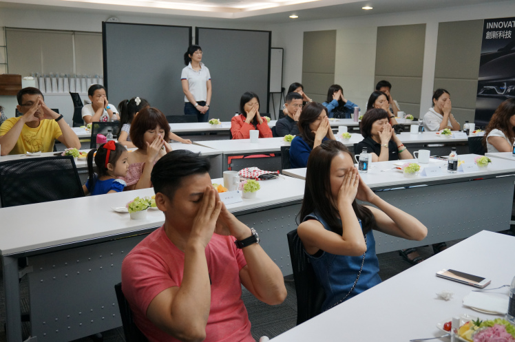 禾場國際芳療學院/當芳療遇見BMW活動報導/簡單的芳療就可以達到舒壓效果